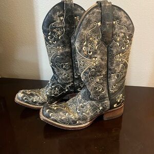 Circle G Distressed Black Embroidered Boots.Never worn but no box or tags